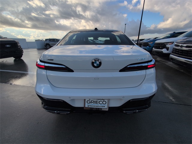 Used 2023 Alpine White BMW 760i xDrive image 12