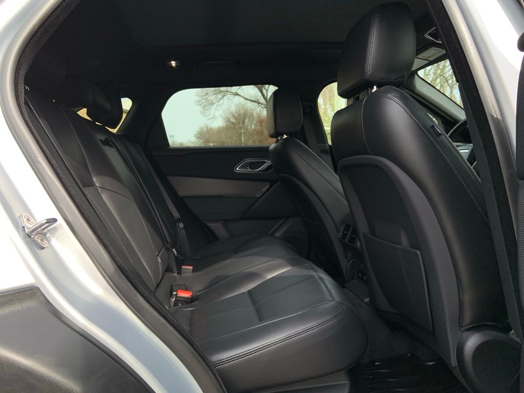 2025 Land Rover Range Rover Velar SE photo 17