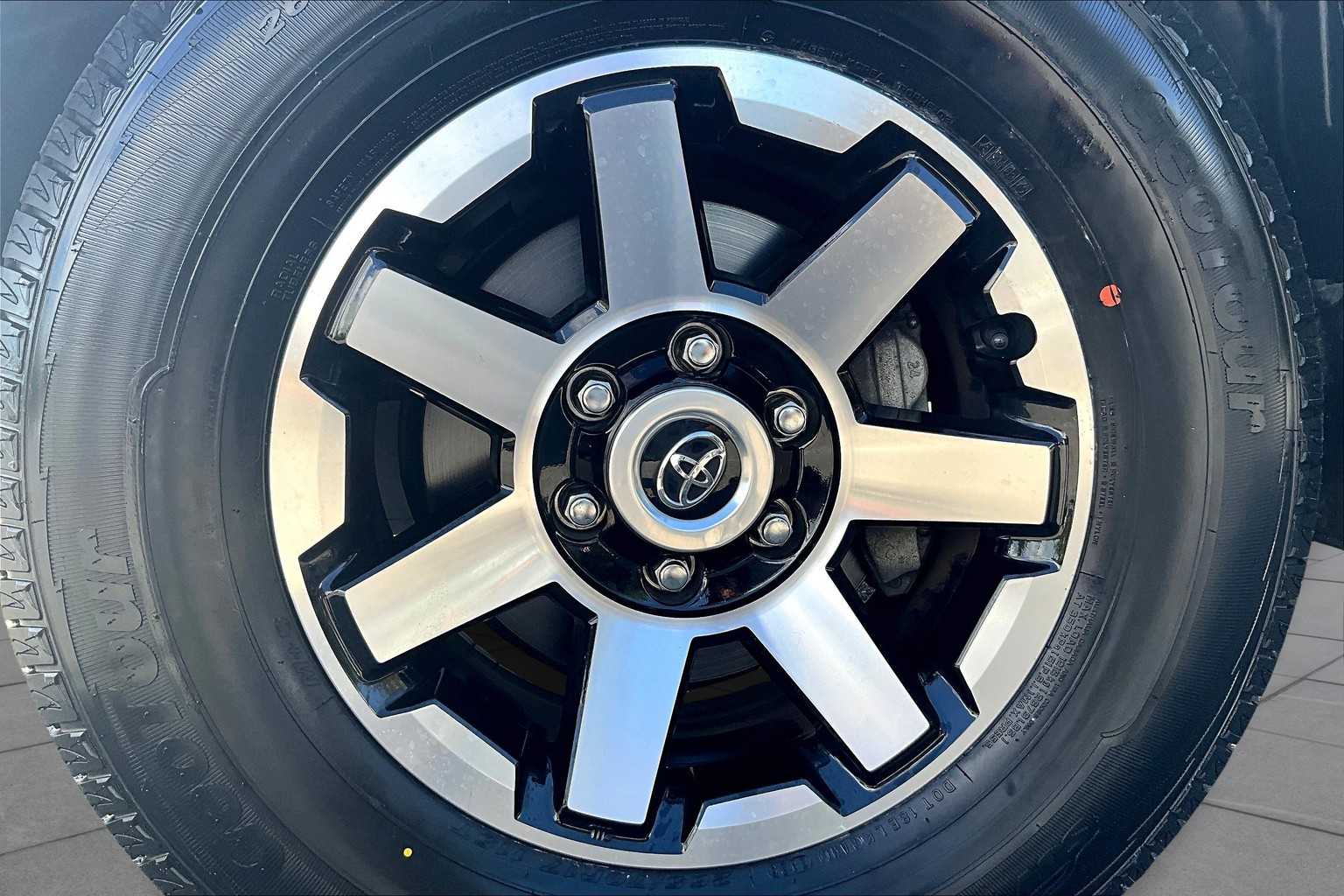 2024 Toyota 4Runner TRD 4WD photo 10