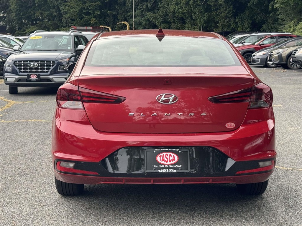 2019 Hyundai Elantra SEL photo 4