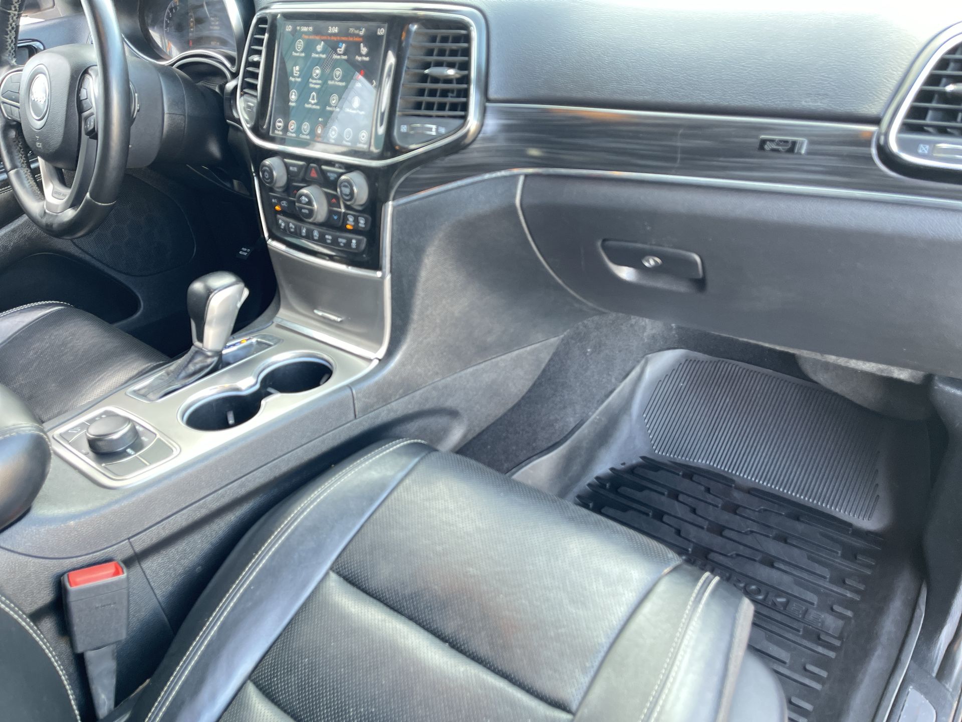 2021 Jeep Grand Cherokee Anniversary Edition photo 21