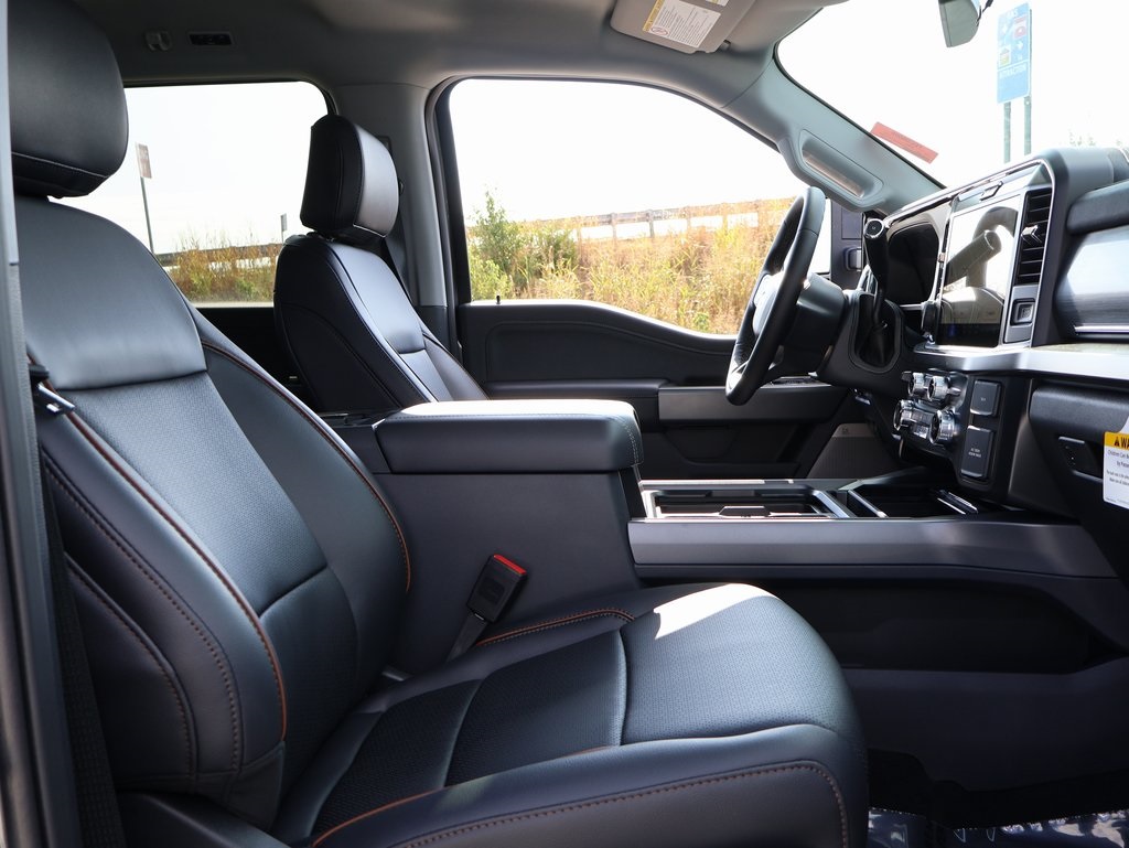 2026 Ford F-250 Lariat photo 9