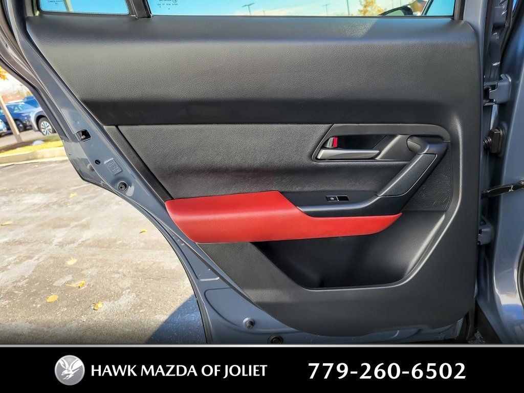 2025 MAZDA CX-50 - Image 17