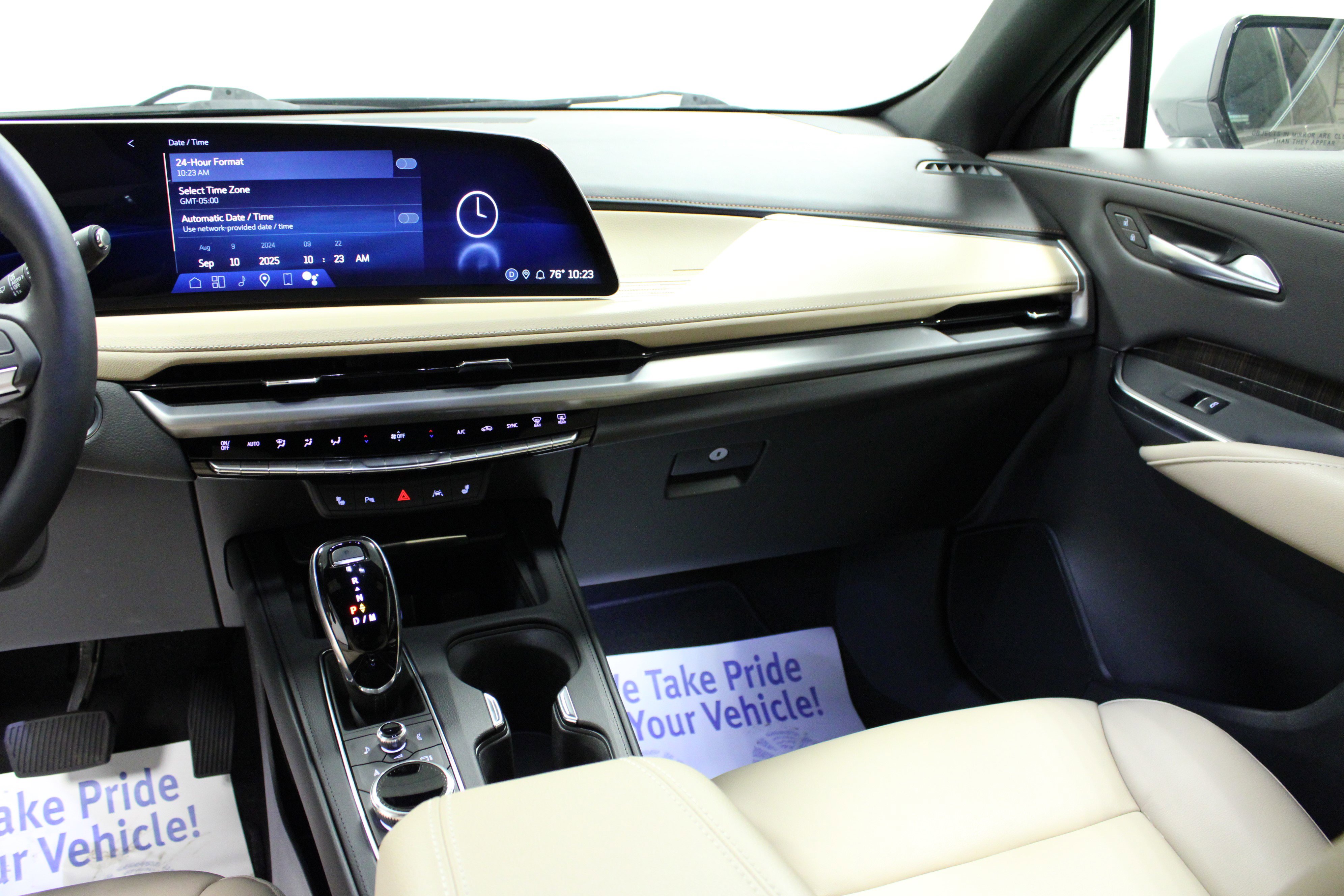 2025 Cadillac XT4 Premium Luxury photo 17