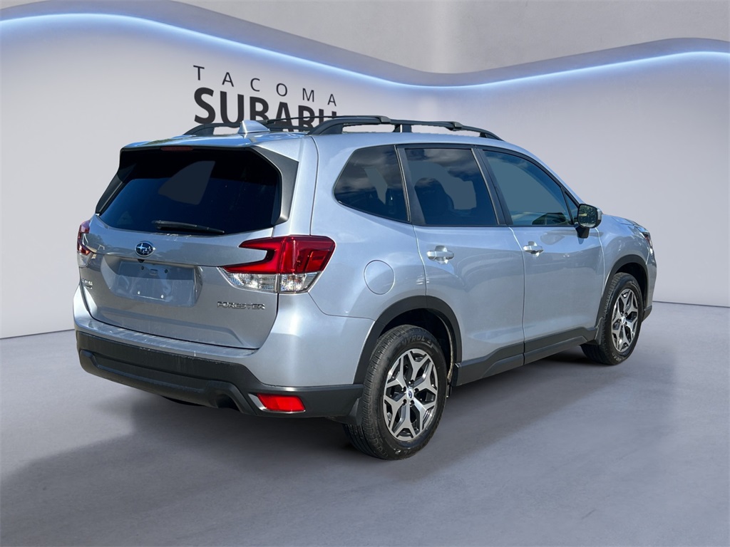 2020 Subaru Forester Premium photo 4