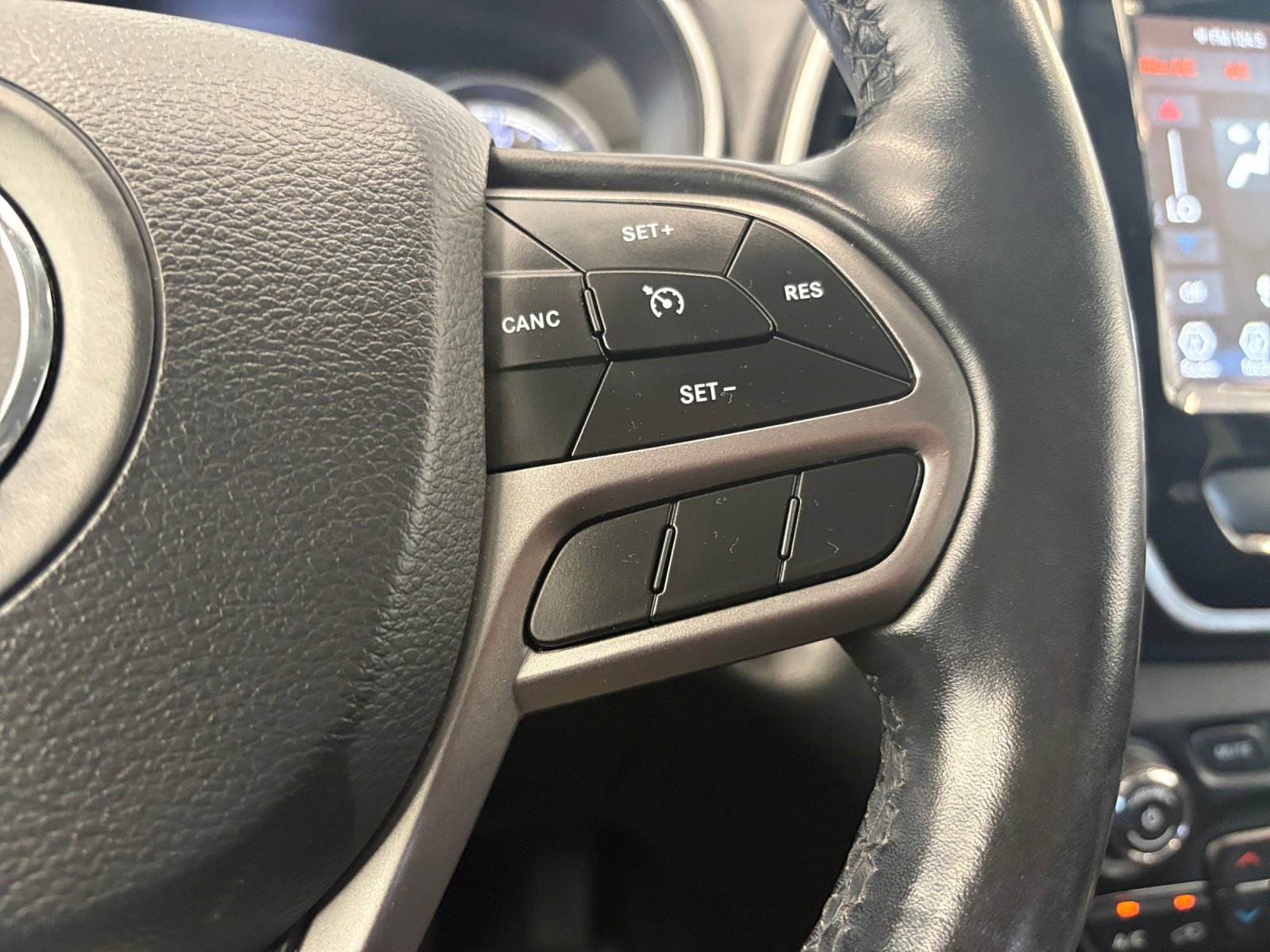 2020 Jeep Cherokee Limited photo 10