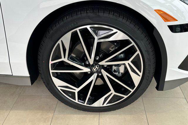 2025 Hyundai Ioniq 6 SEL photo 4