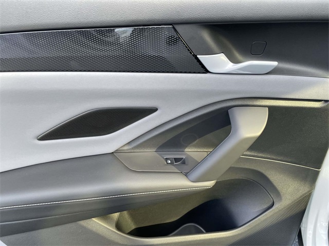2025 Volkswagen Tiguan SE R-Line Black photo 10