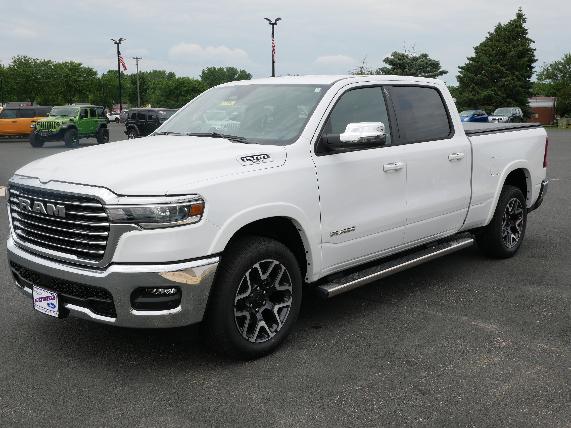 2025 Ram 1500 Laramie photo 4