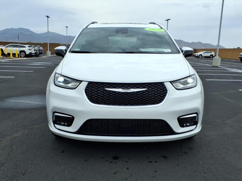 2026 Chrysler Pacifica Pinnacle photo 2