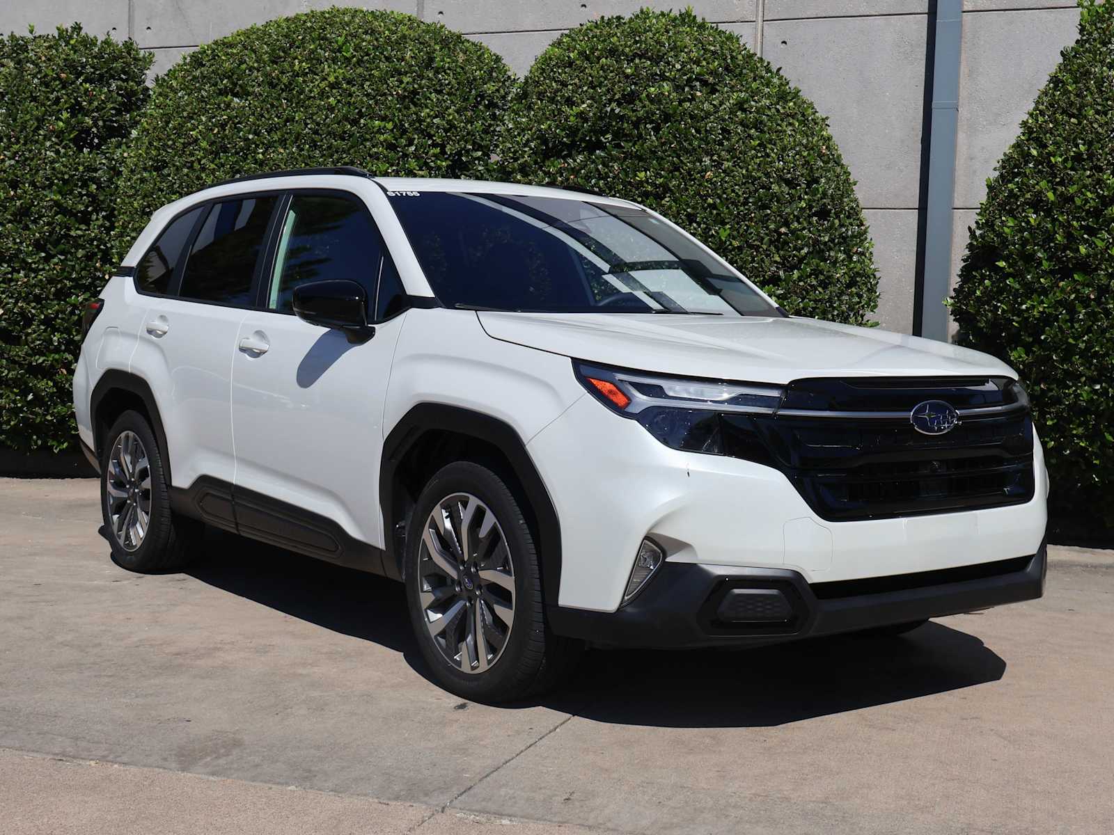 2025 Subaru Forester Touring photo 2