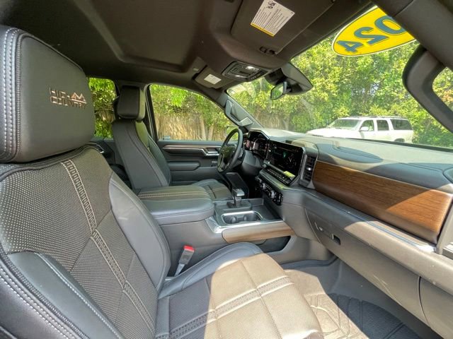 2024 Chevrolet Silverado 1500 High Country photo 12