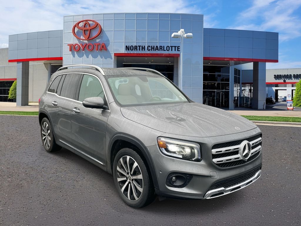 2022 Mercedes-Benz GLB's photo