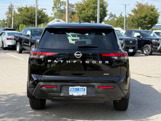 2025 Nissan Pathfinder S photo 4