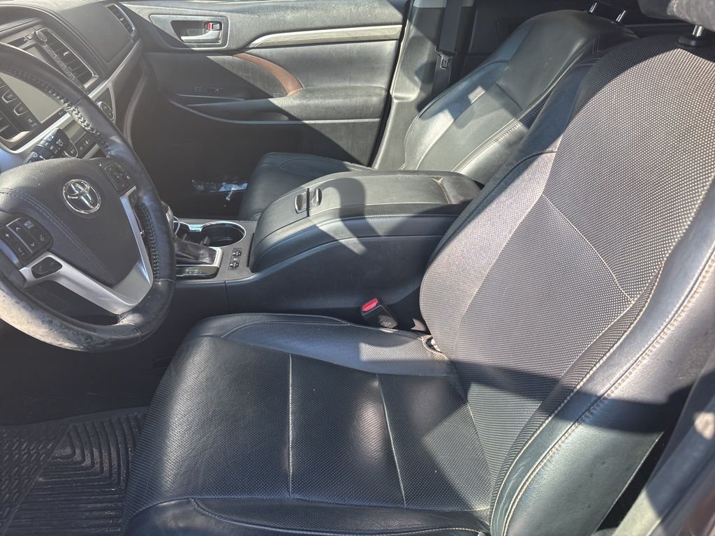 2018 Toyota Highlander Limited photo 3