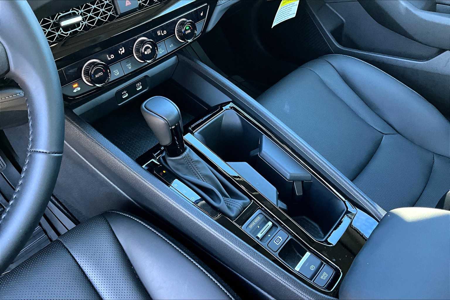 2024 Honda Accord Hybrid EX-L photo 14