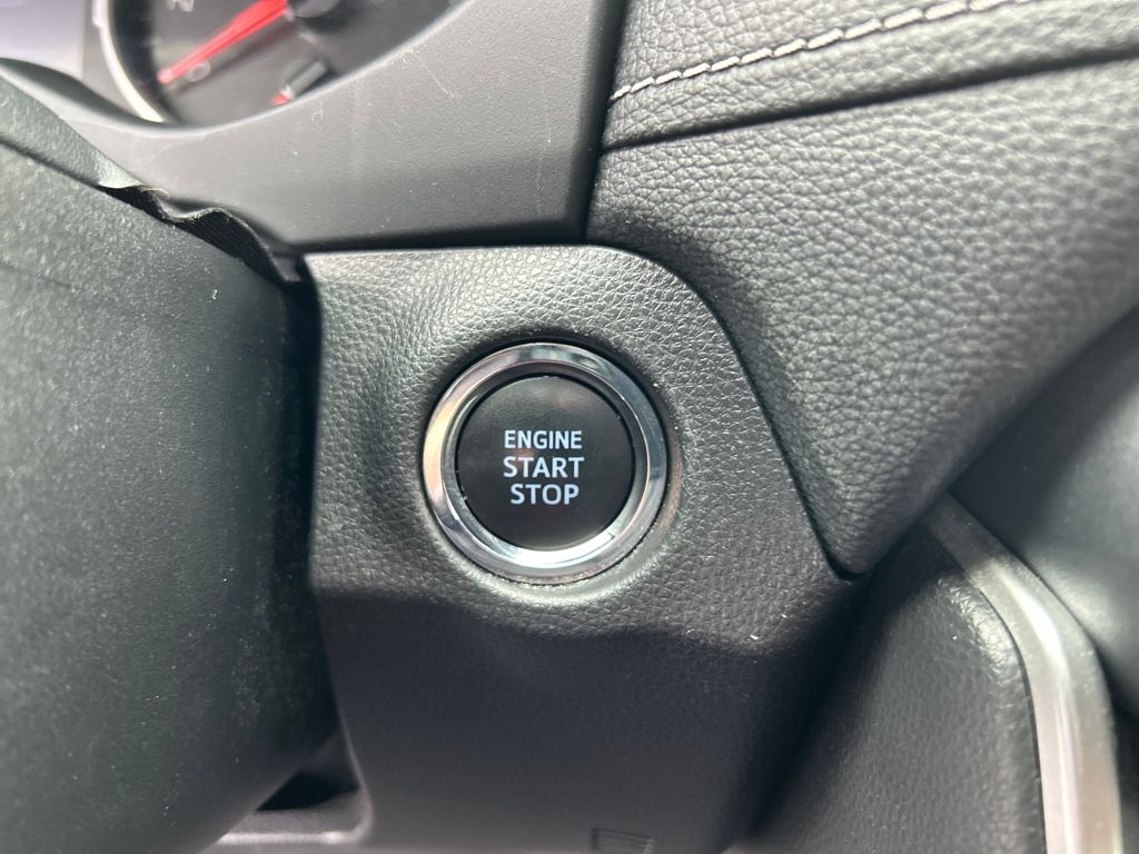 2020 Toyota RAV4 XLE Premium photo 28