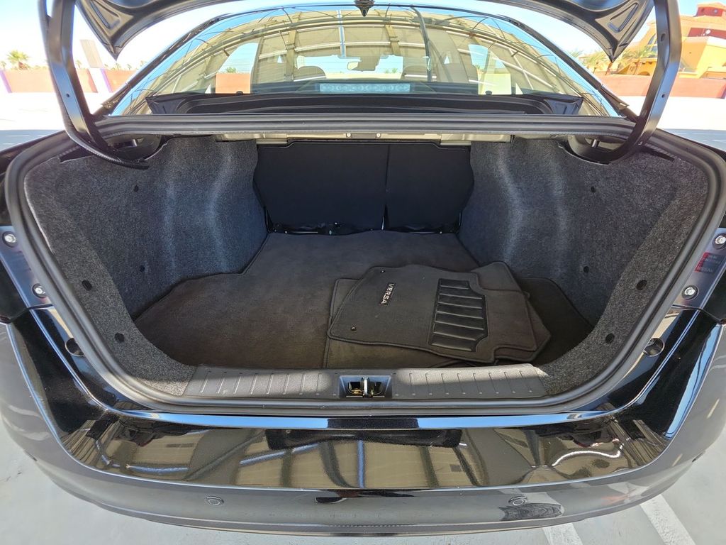2024 Nissan Versa SV photo 25