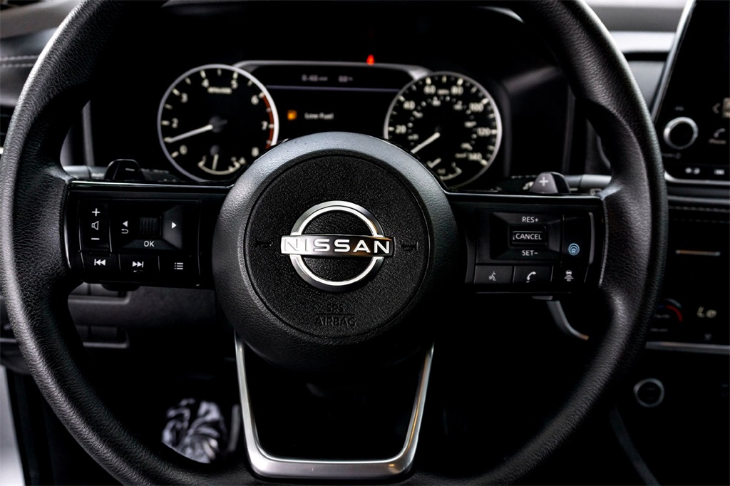 2023 Nissan Rogue SV photo 17