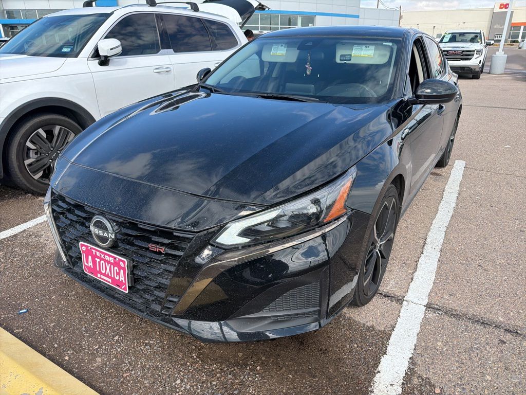 2024 Nissan Altima 2.5 SR photo 2
