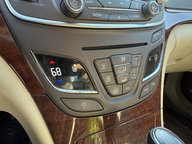 2015 Buick Regal Premium II photo 9