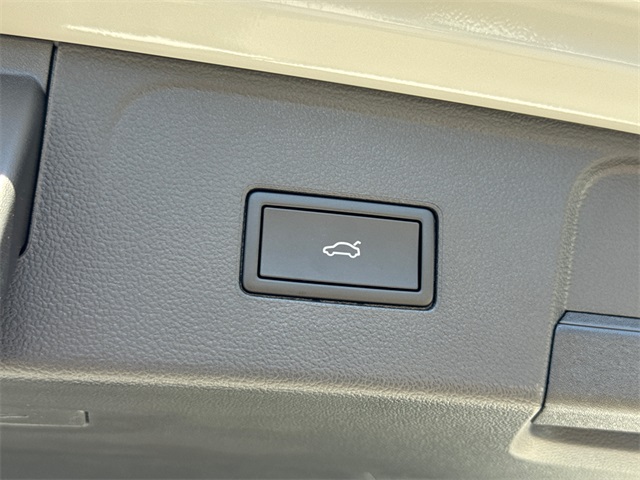 2026 Volkswagen Atlas SE Technology photo 11