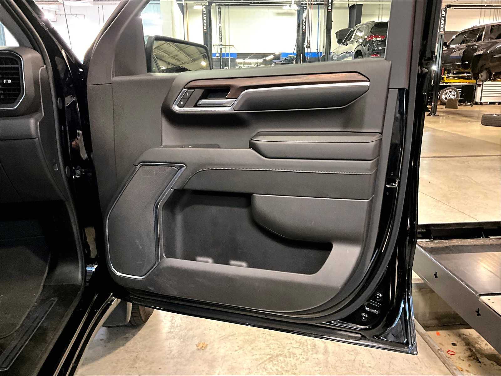 2024 Gmc Sierra 1500 SLT photo 11