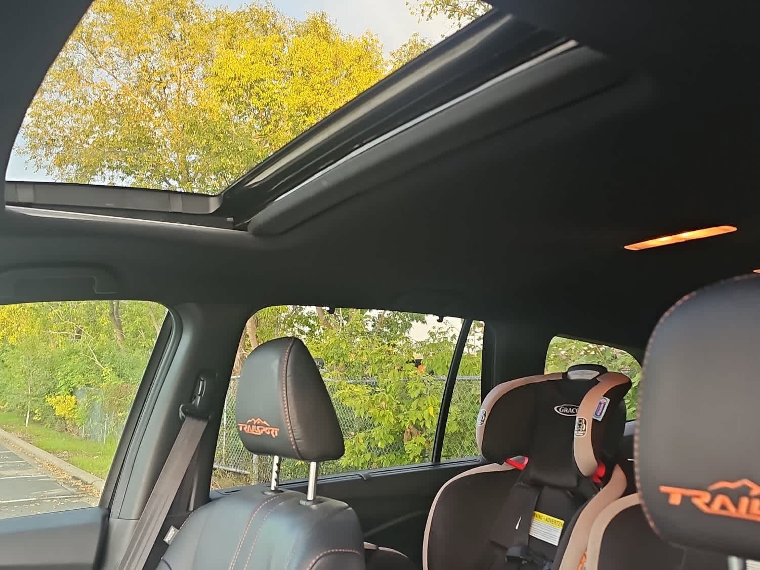 2022 Honda Pilot TrailSport photo 3