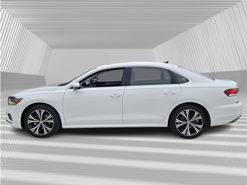 2022 Volkswagen Passat 2.0T SE photo 2