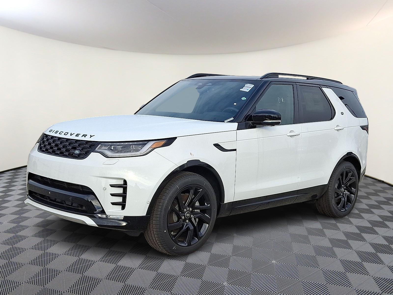 2025 Land Rover Discovery Dynamic SE's photo