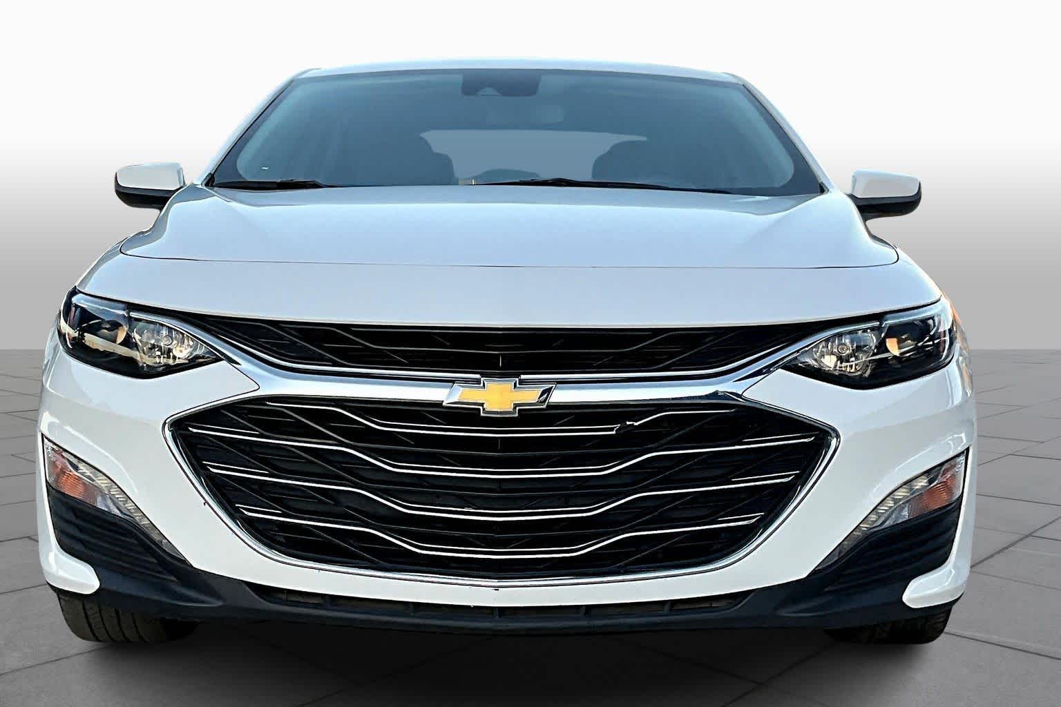 2023 Chevrolet Malibu 1LT photo 2
