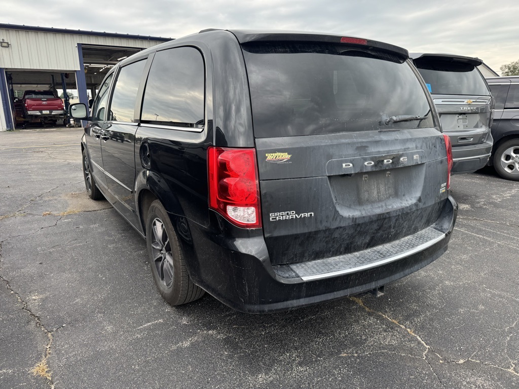 Used 2017 Dodge Grand Caravan SXT with VIN 2C4RDGCG3HR755383 for sale in Kansas City