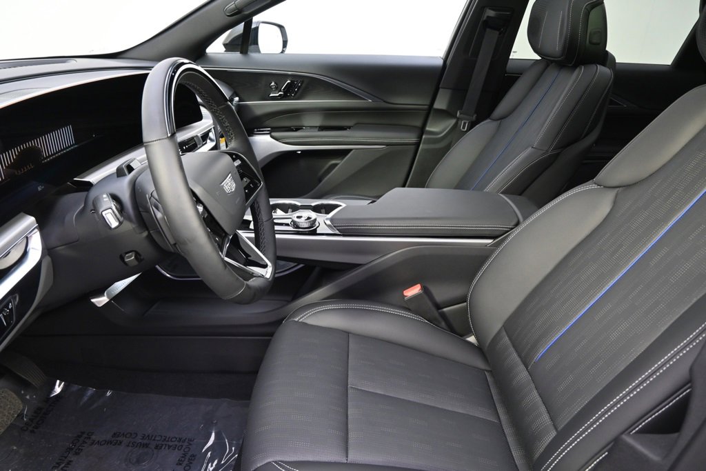 2025 Cadillac Lyriq Sport photo 13