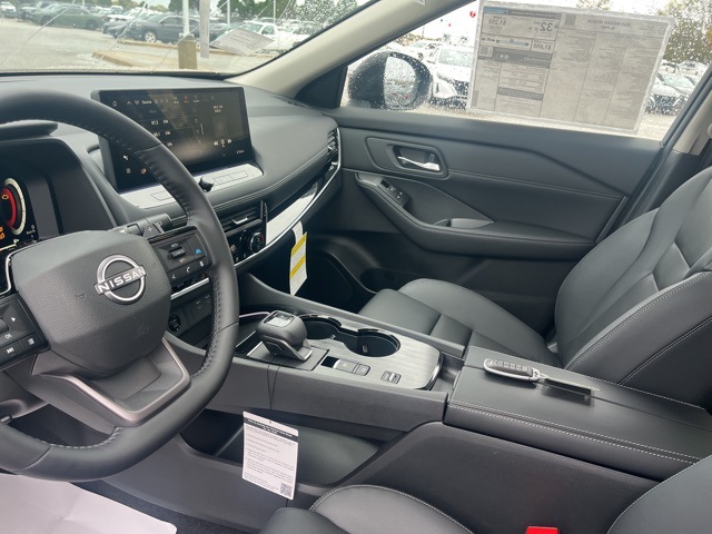 2025 Nissan Rogue SL photo 10