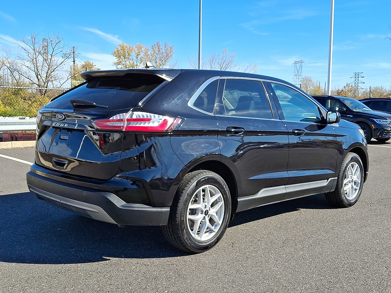 2023 Ford Edge SEL photo 2