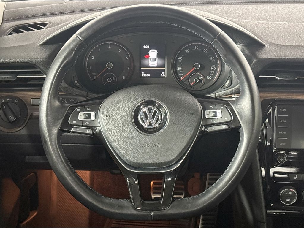 2020 Volkswagen Passat 2.0T SEL photo 11