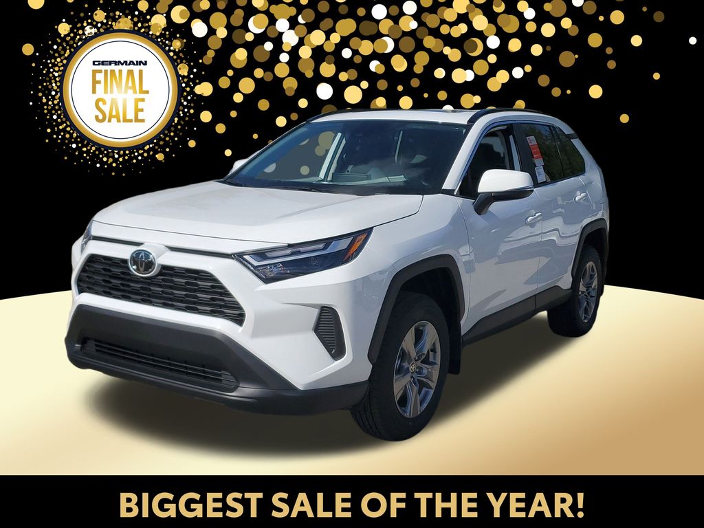 2025 Toyota RAV4 XLE's photo