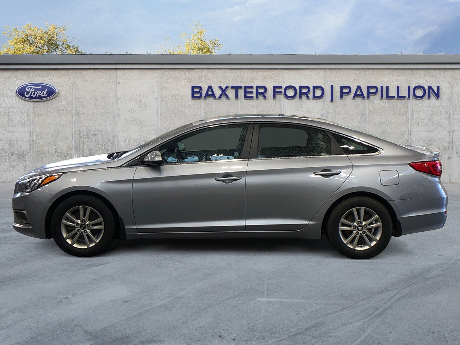 2017 Hyundai Sonata SE photo 2