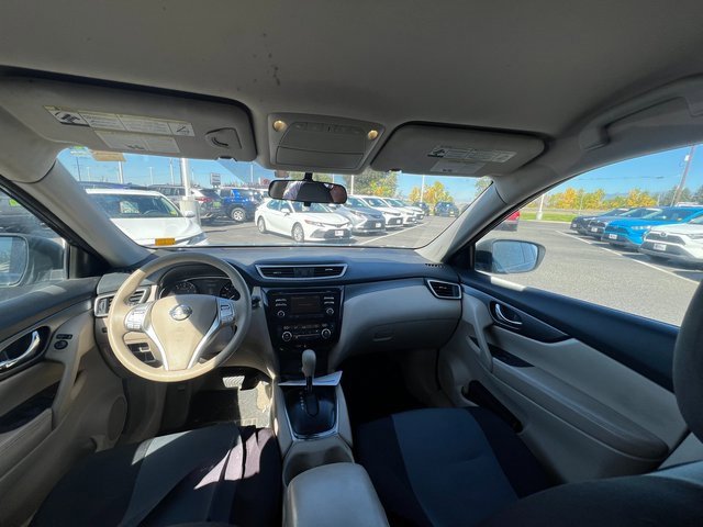 2015 Nissan Rogue SV photo 5
