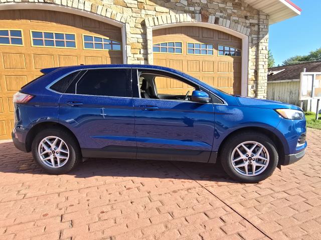 2023 Ford Edge SEL photo 2