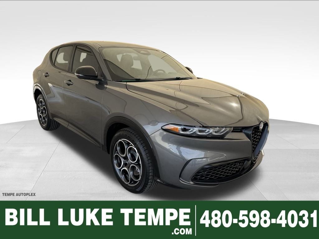 2025 Alfa Romeo Tonale Base's photo