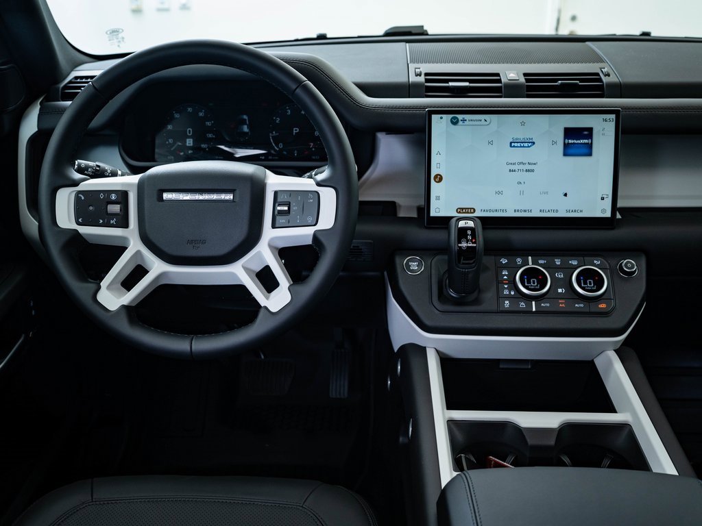 2025 Land Rover Defender 110 X-Dynamic SE photo 21