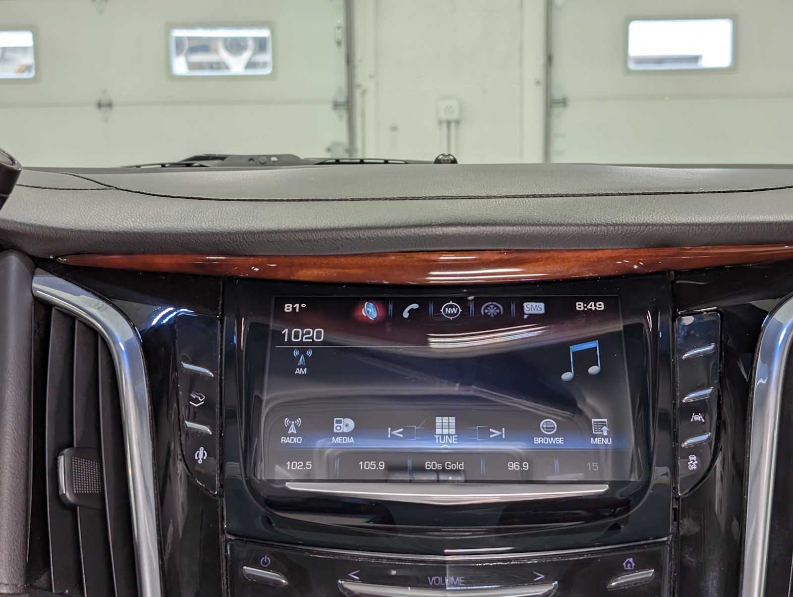 2016 Cadillac Escalade ESV Premium photo 17
