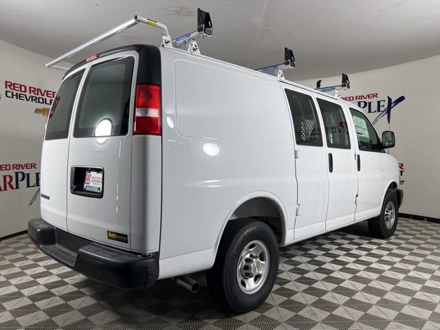 2025 Chevrolet Express Cargo 2500 photo 3