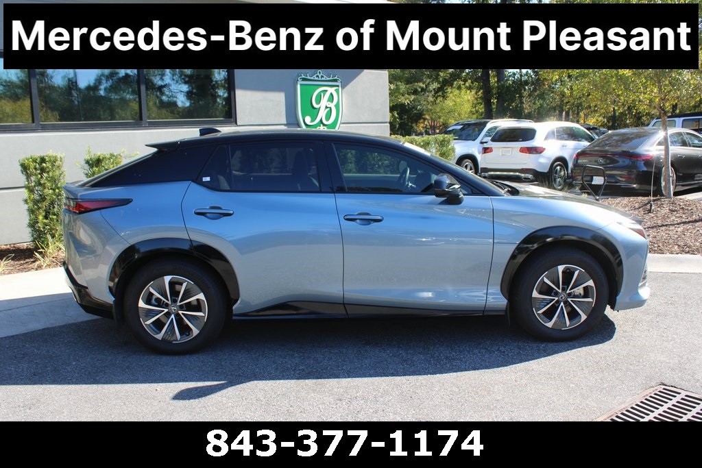 2023 Lexus RZ 450e Premium photo 3