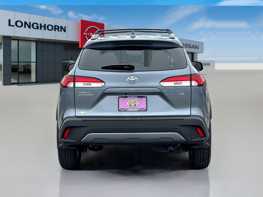 2024 Toyota Corolla Cross LE photo 4