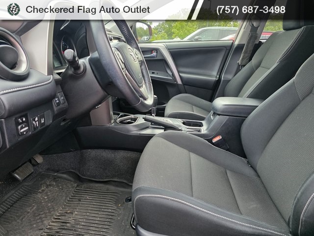 2017 Toyota RAV4 XLE photo 9