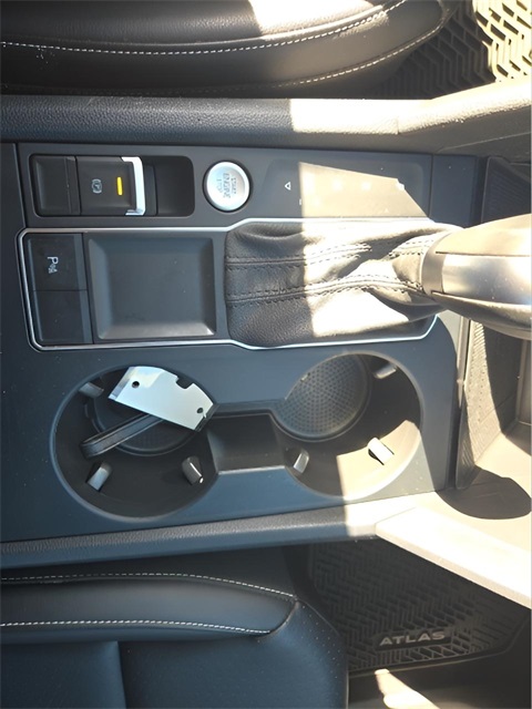 2021 Volkswagen Atlas V6 SE Technology R-Line photo 17