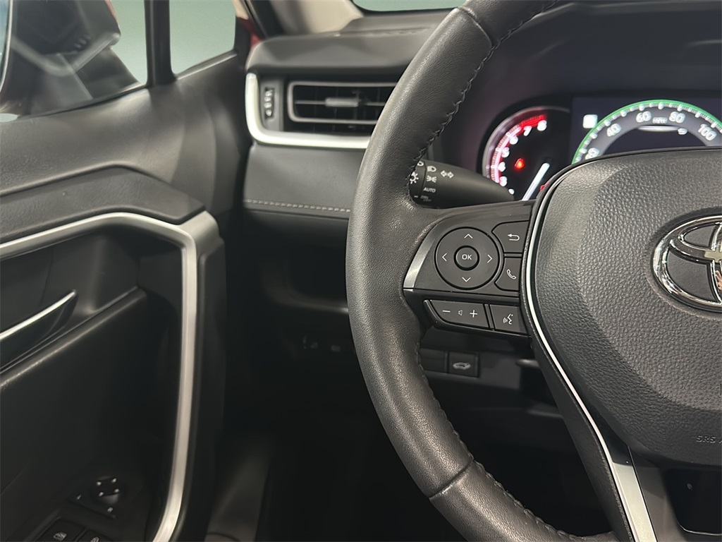 2024 Toyota RAV4 XLE photo 13