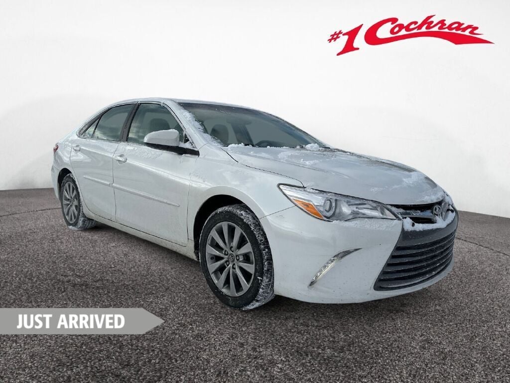 2017 Toyota Camry XLE's photo
